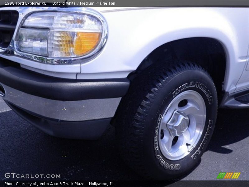 Oxford White / Medium Prairie Tan 1998 Ford Explorer XLT