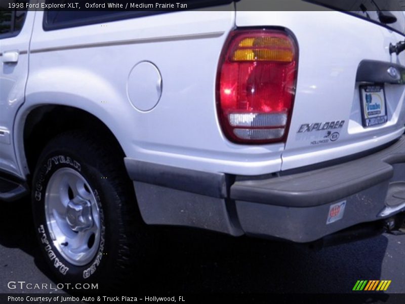 Oxford White / Medium Prairie Tan 1998 Ford Explorer XLT