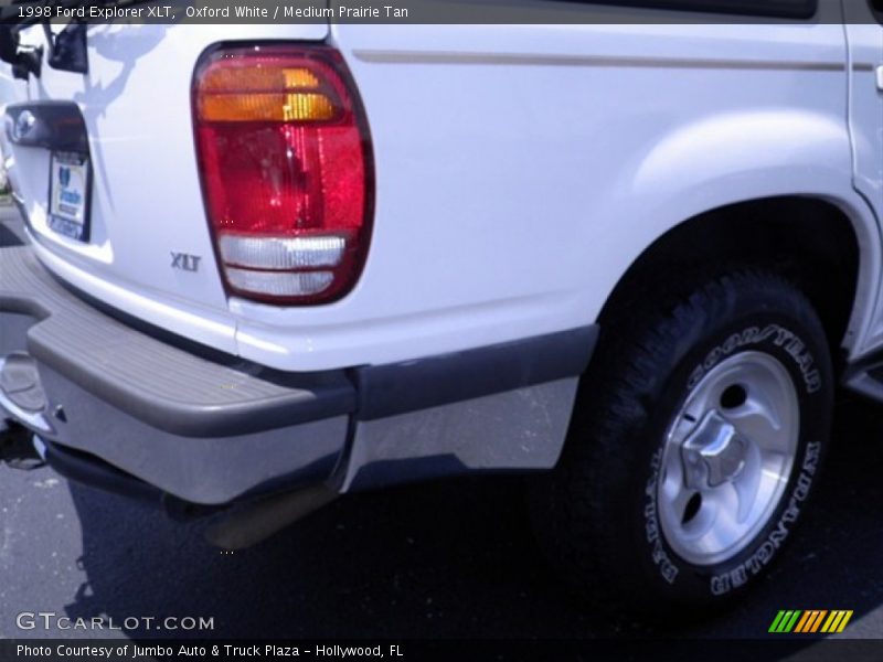 Oxford White / Medium Prairie Tan 1998 Ford Explorer XLT