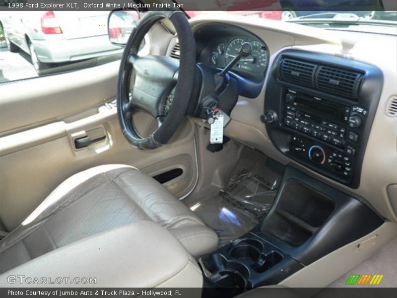 Oxford White / Medium Prairie Tan 1998 Ford Explorer XLT