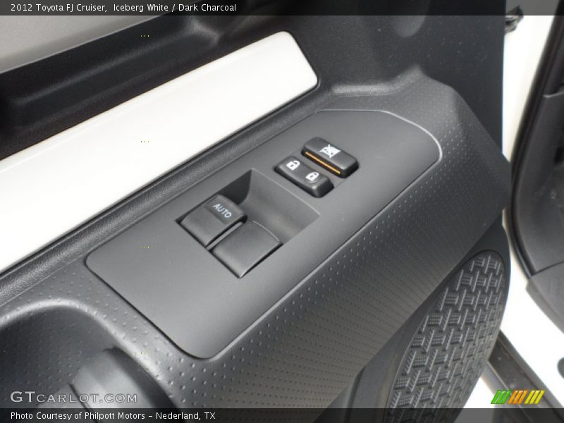 Iceberg White / Dark Charcoal 2012 Toyota FJ Cruiser