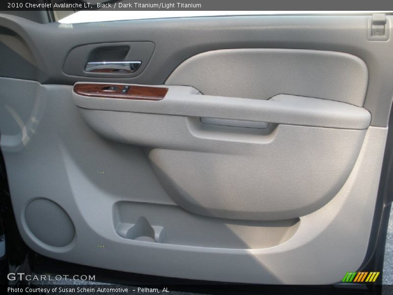 Black / Dark Titanium/Light Titanium 2010 Chevrolet Avalanche LT