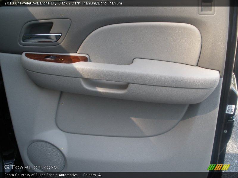 Black / Dark Titanium/Light Titanium 2010 Chevrolet Avalanche LT