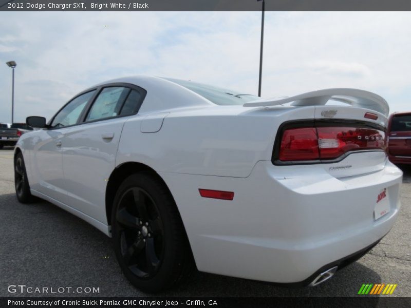 Bright White / Black 2012 Dodge Charger SXT