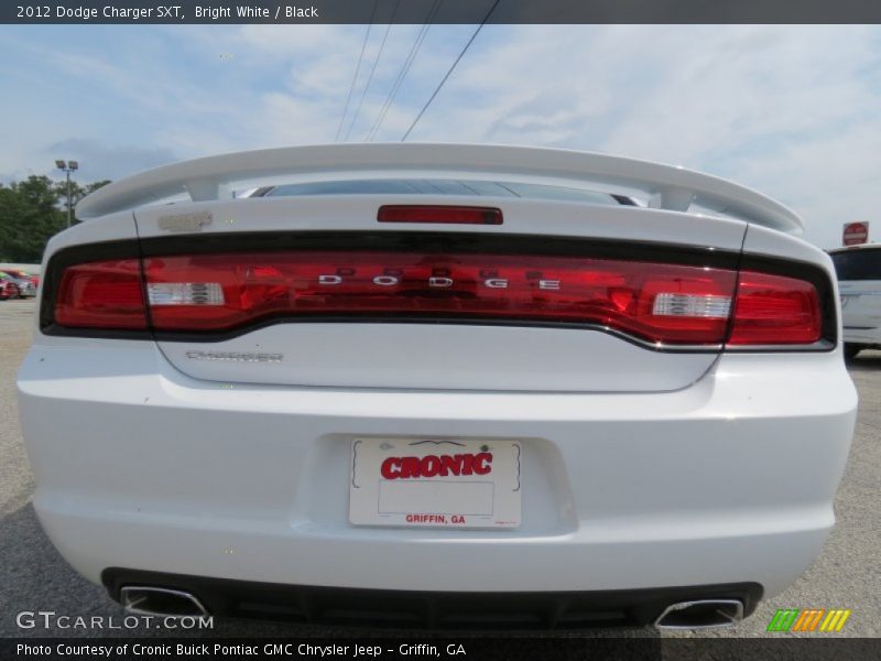 Bright White / Black 2012 Dodge Charger SXT