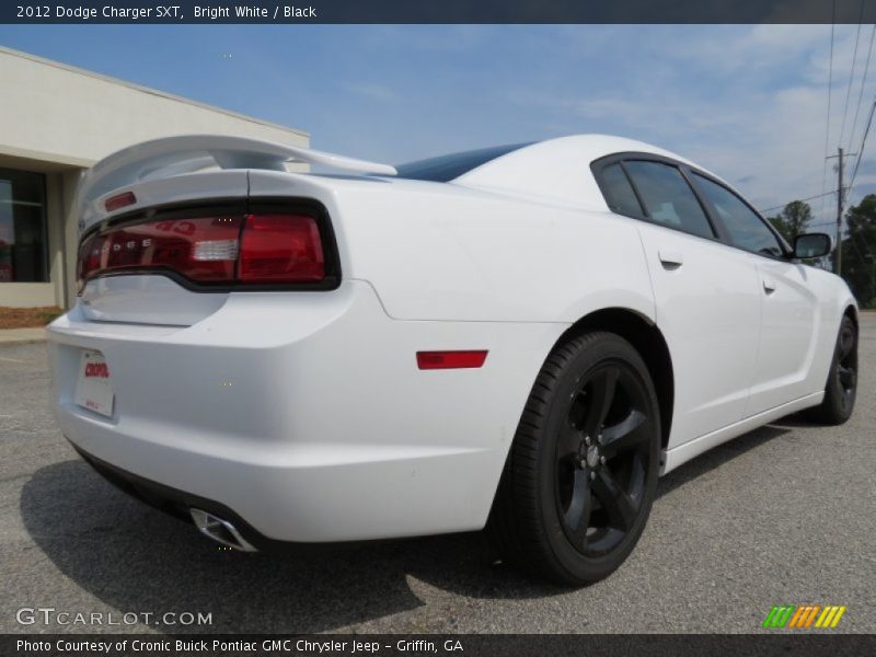 Bright White / Black 2012 Dodge Charger SXT