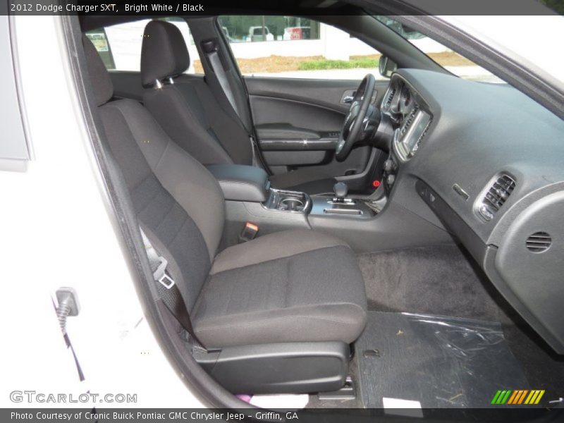 Bright White / Black 2012 Dodge Charger SXT