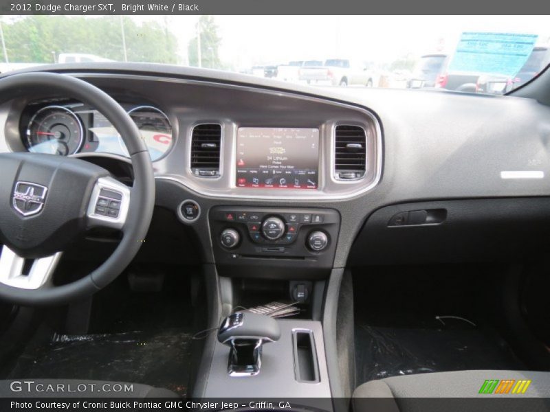 Bright White / Black 2012 Dodge Charger SXT