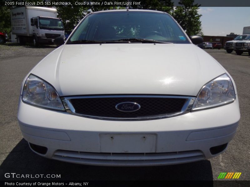 Cloud 9 White / Dark Flint/Light Flint 2005 Ford Focus ZX5 SES Hatchback