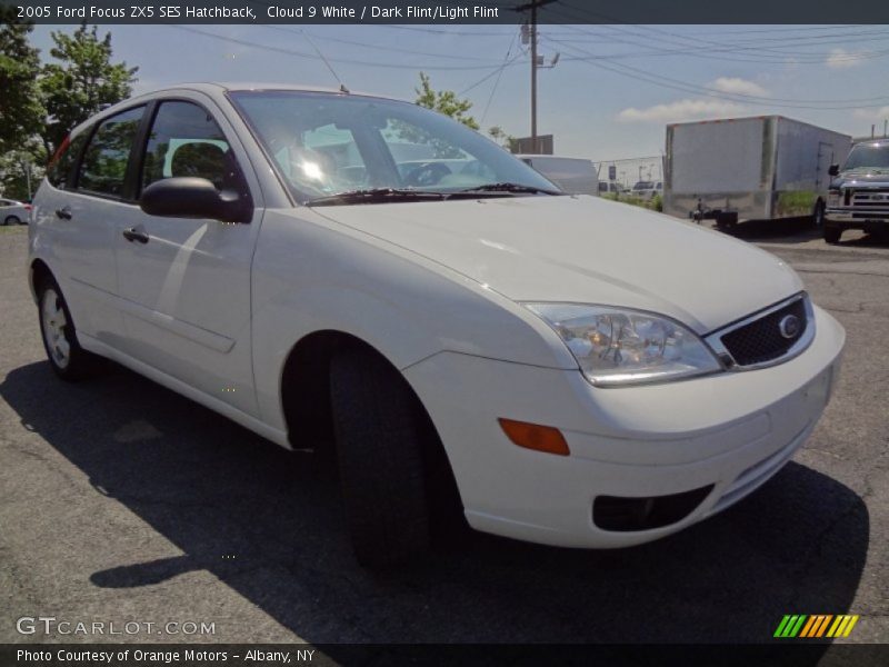 Cloud 9 White / Dark Flint/Light Flint 2005 Ford Focus ZX5 SES Hatchback