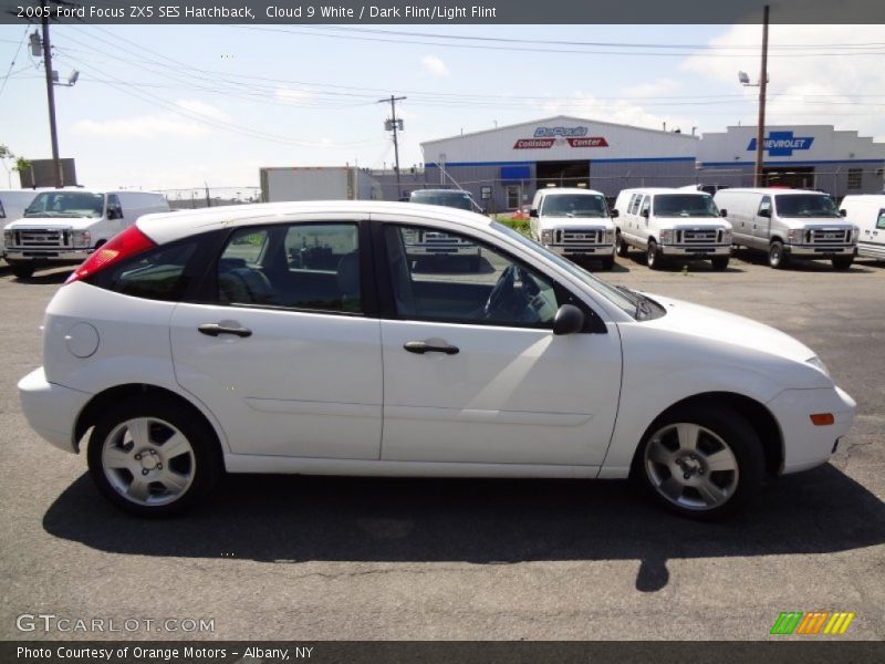 Cloud 9 White / Dark Flint/Light Flint 2005 Ford Focus ZX5 SES Hatchback