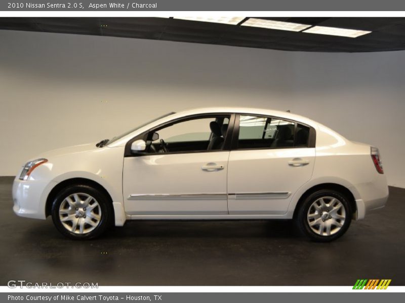 Aspen White / Charcoal 2010 Nissan Sentra 2.0 S