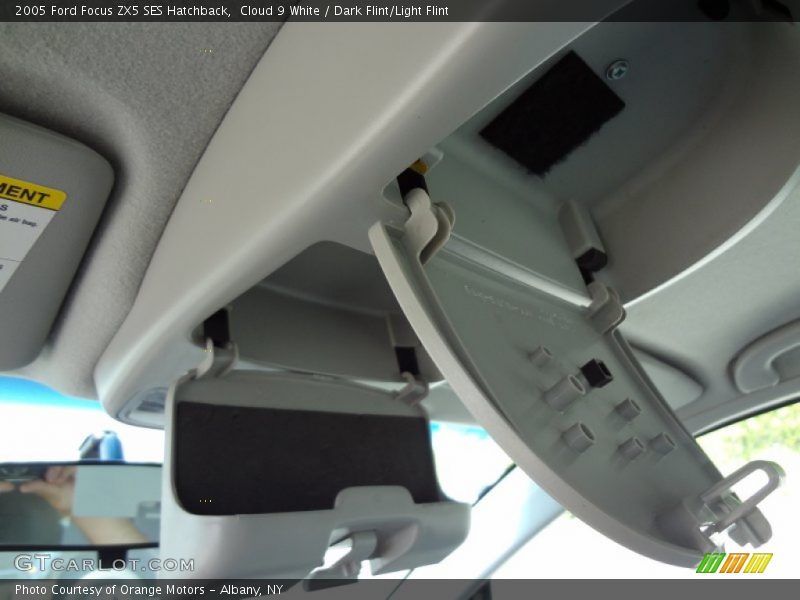 Cloud 9 White / Dark Flint/Light Flint 2005 Ford Focus ZX5 SES Hatchback