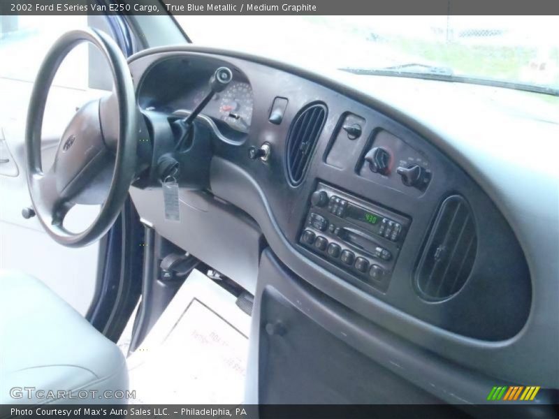 True Blue Metallic / Medium Graphite 2002 Ford E Series Van E250 Cargo