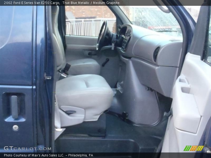 True Blue Metallic / Medium Graphite 2002 Ford E Series Van E250 Cargo