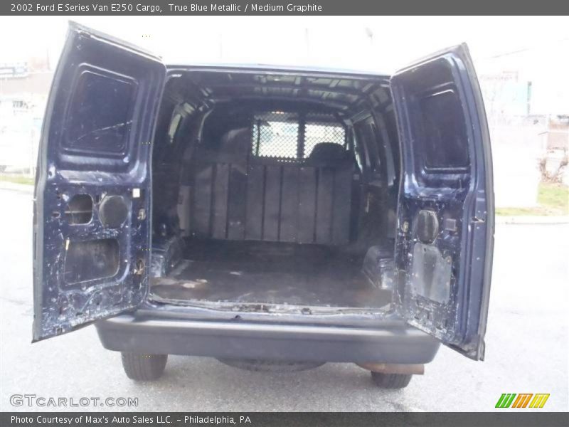 True Blue Metallic / Medium Graphite 2002 Ford E Series Van E250 Cargo