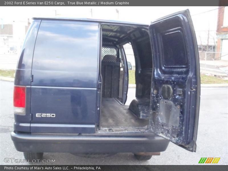True Blue Metallic / Medium Graphite 2002 Ford E Series Van E250 Cargo