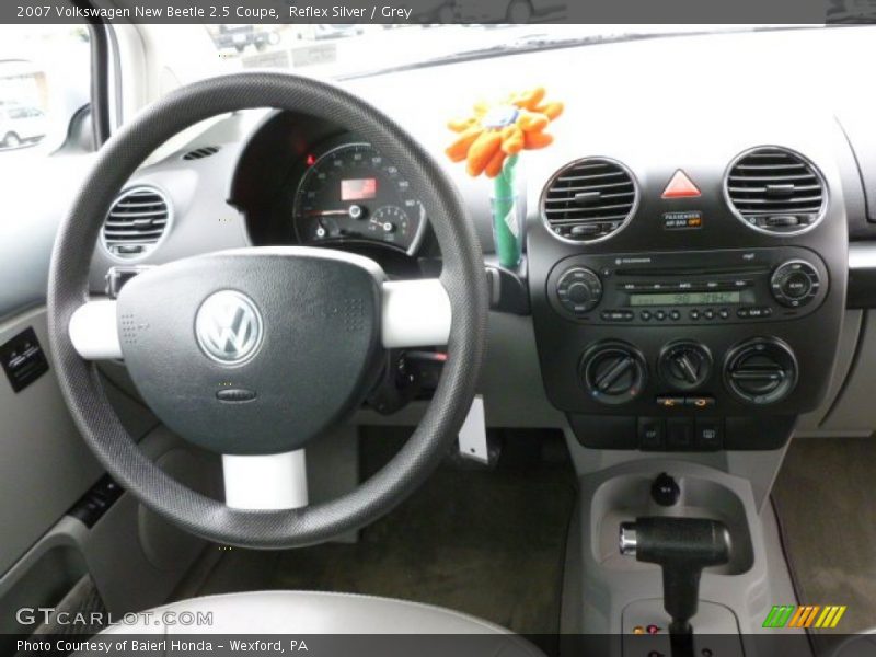 Reflex Silver / Grey 2007 Volkswagen New Beetle 2.5 Coupe