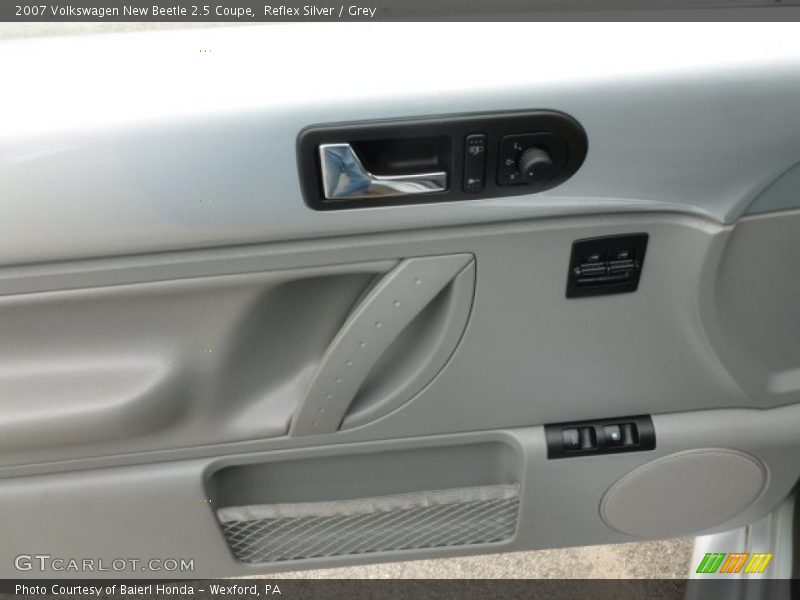 Reflex Silver / Grey 2007 Volkswagen New Beetle 2.5 Coupe