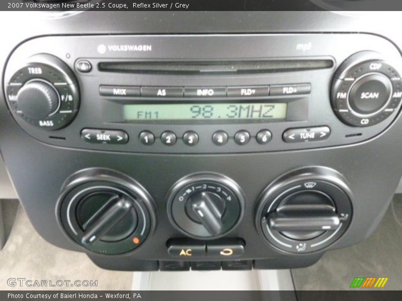 Reflex Silver / Grey 2007 Volkswagen New Beetle 2.5 Coupe