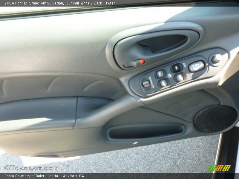Summit White / Dark Pewter 2004 Pontiac Grand Am SE Sedan