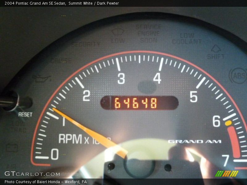 Summit White / Dark Pewter 2004 Pontiac Grand Am SE Sedan