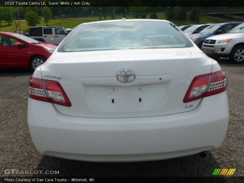 Super White / Ash Gray 2010 Toyota Camry LE