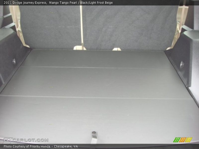 Mango Tango Pearl / Black/Light Frost Beige 2011 Dodge Journey Express
