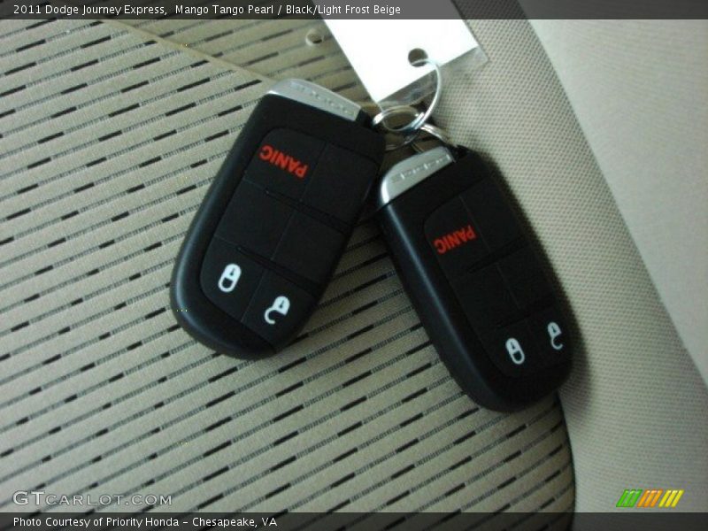Mango Tango Pearl / Black/Light Frost Beige 2011 Dodge Journey Express
