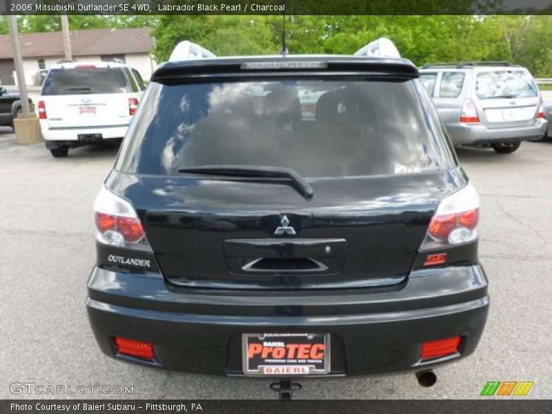 Labrador Black Pearl / Charcoal 2006 Mitsubishi Outlander SE 4WD