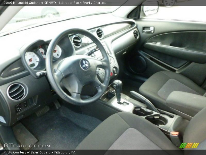  2006 Outlander SE 4WD Charcoal Interior