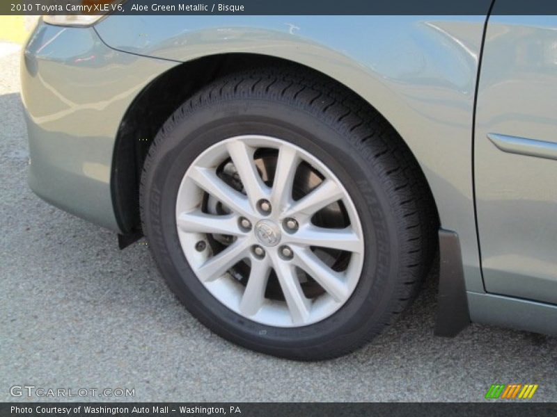 Aloe Green Metallic / Bisque 2010 Toyota Camry XLE V6