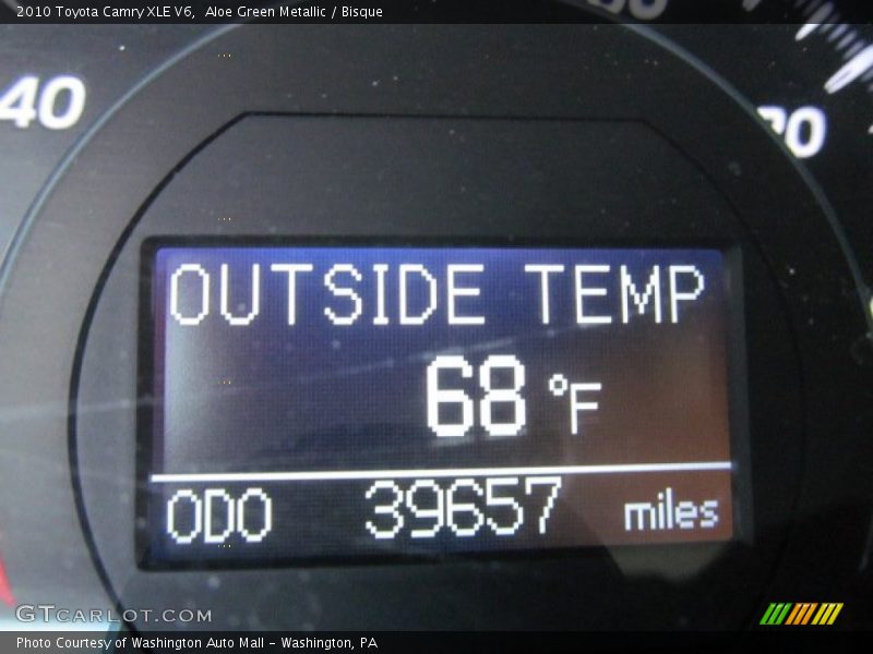 Aloe Green Metallic / Bisque 2010 Toyota Camry XLE V6