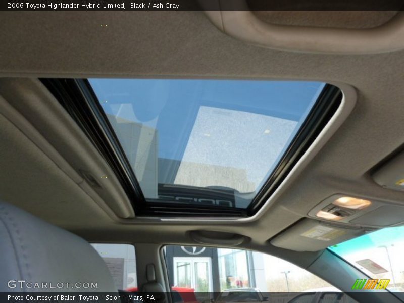 Black / Ash Gray 2006 Toyota Highlander Hybrid Limited