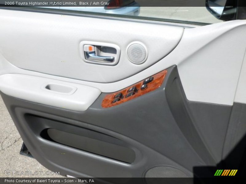 Black / Ash Gray 2006 Toyota Highlander Hybrid Limited