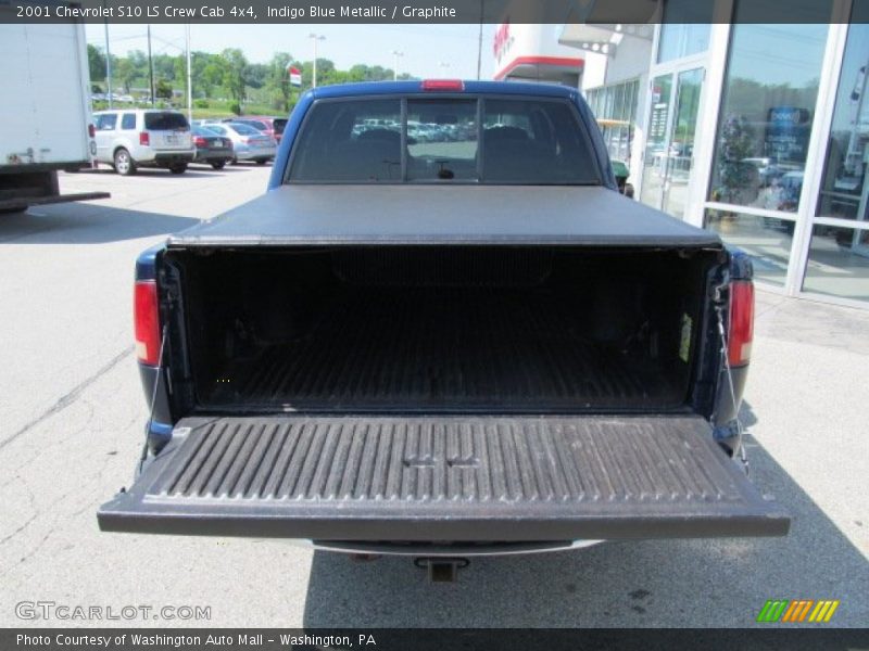 Indigo Blue Metallic / Graphite 2001 Chevrolet S10 LS Crew Cab 4x4