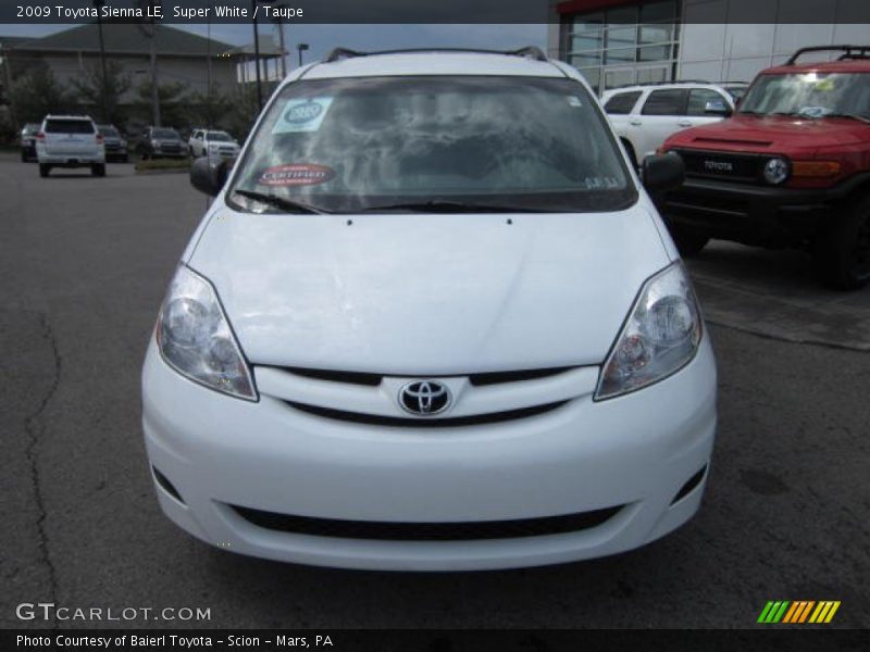 Super White / Taupe 2009 Toyota Sienna LE