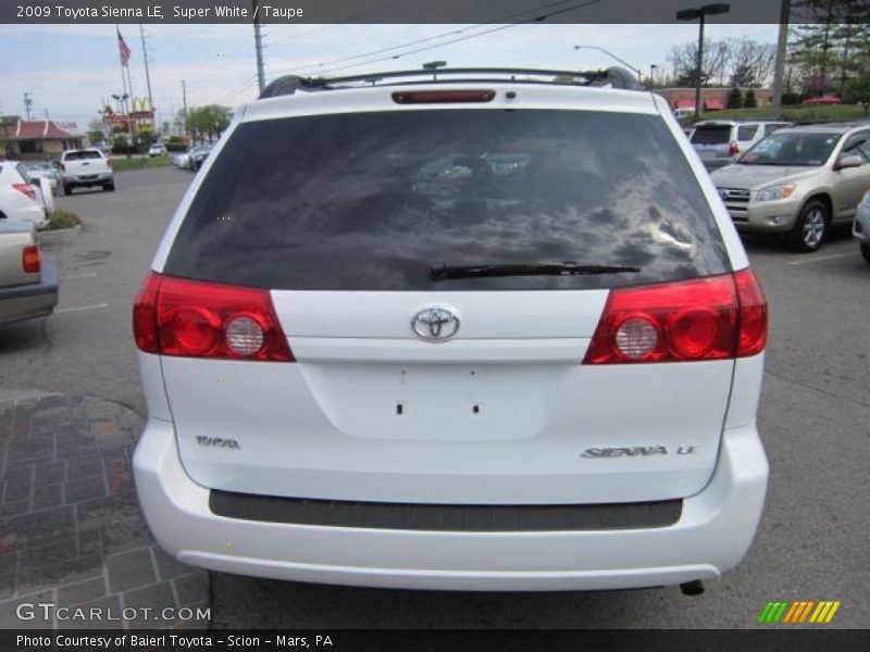 Super White / Taupe 2009 Toyota Sienna LE