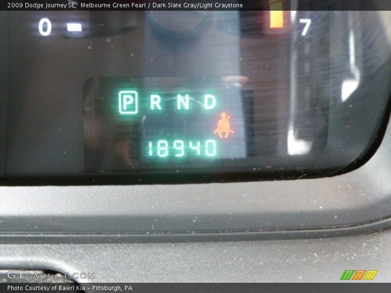 Melbourne Green Pearl / Dark Slate Gray/Light Graystone 2009 Dodge Journey SE