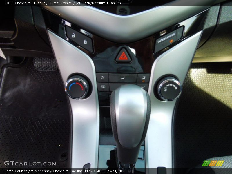 Summit White / Jet Black/Medium Titanium 2012 Chevrolet Cruze LS