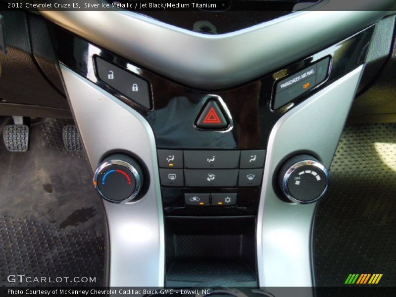 Silver Ice Metallic / Jet Black/Medium Titanium 2012 Chevrolet Cruze LS