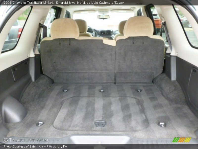 Emerald Jewel Metallic / Light Cashmere/Ebony 2006 Chevrolet TrailBlazer LS 4x4