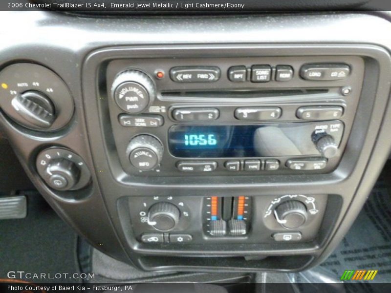 Emerald Jewel Metallic / Light Cashmere/Ebony 2006 Chevrolet TrailBlazer LS 4x4