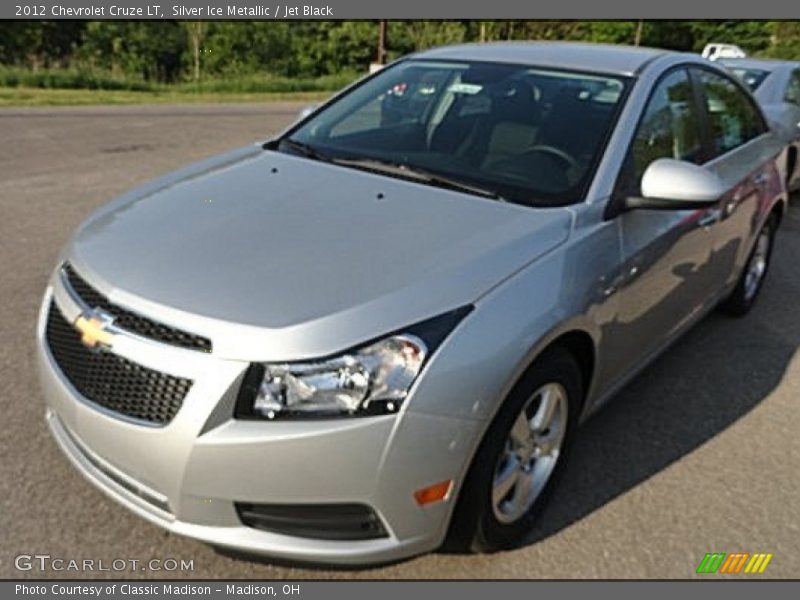 Silver Ice Metallic / Jet Black 2012 Chevrolet Cruze LT