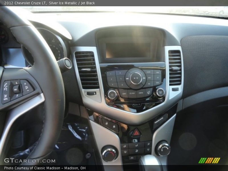 Silver Ice Metallic / Jet Black 2012 Chevrolet Cruze LT