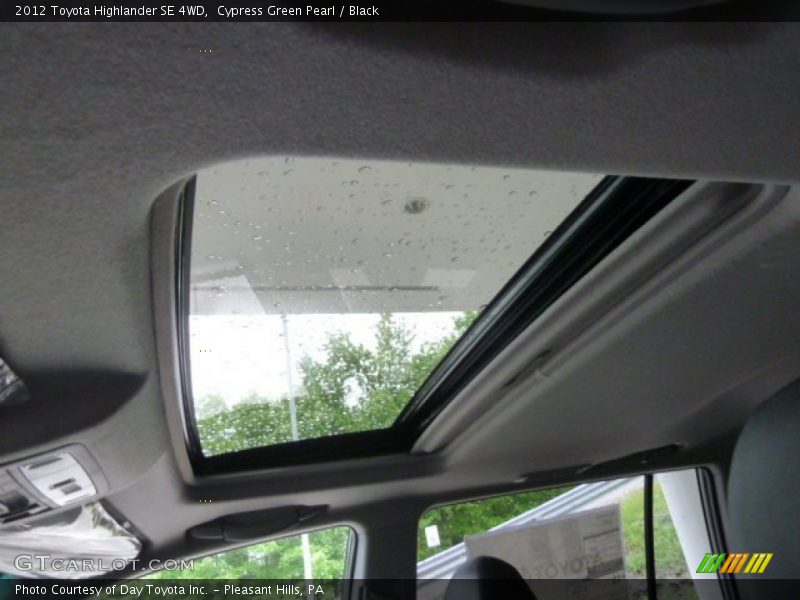 Cypress Green Pearl / Black 2012 Toyota Highlander SE 4WD