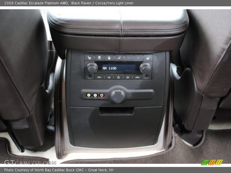 Controls of 2009 Escalade Platinum AWD