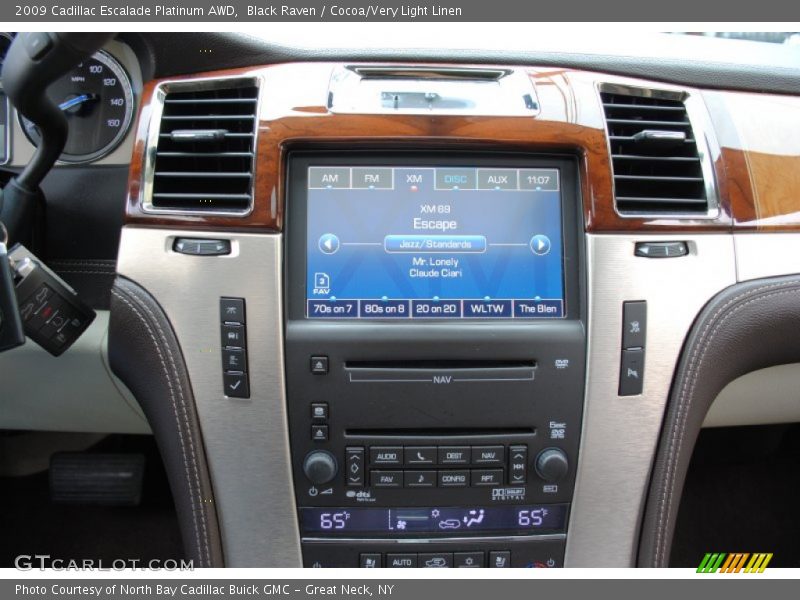 Controls of 2009 Escalade Platinum AWD