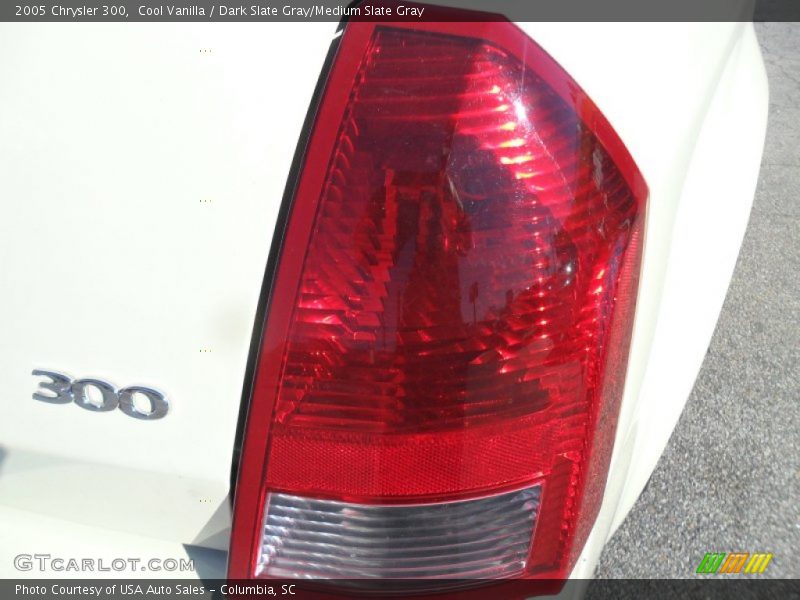 Cool Vanilla / Dark Slate Gray/Medium Slate Gray 2005 Chrysler 300