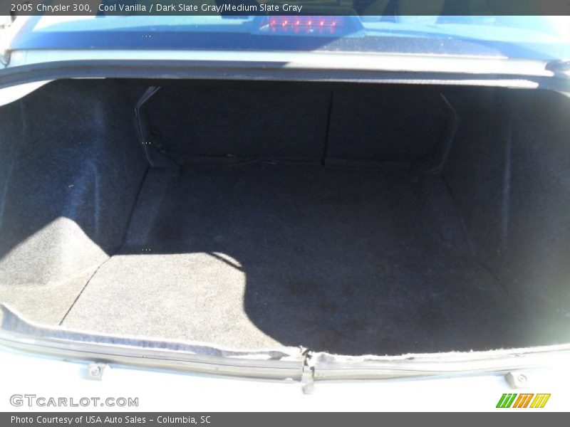 Cool Vanilla / Dark Slate Gray/Medium Slate Gray 2005 Chrysler 300